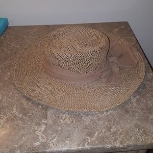 Ladies straw hat